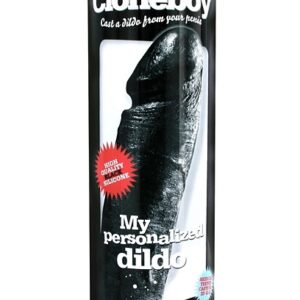 Cloneboy: Svart Dildo, Penisavgjutning