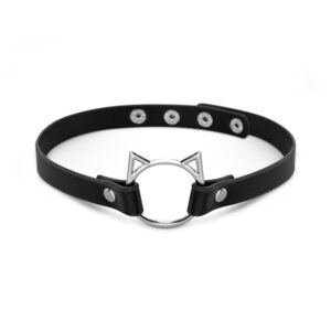 Svart Kitty Choker i konstläder med metallring och justerbar passform