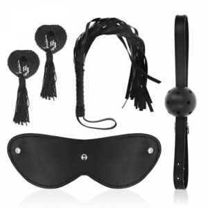 Svart SM Kit Black bondage set med ögonmask, piska och bitboll
