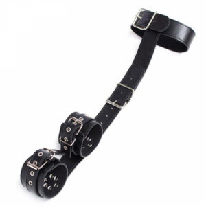 Collar and Cuffs halsband med handbojor läderimitation
