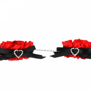 Handbojor Amour Cuffs i svart och rött sidenliknande tyg med strasshjärta