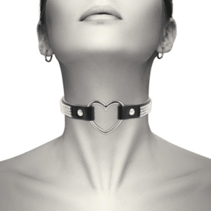 Stilren choker halsband med justerbar passform och mjuk material
